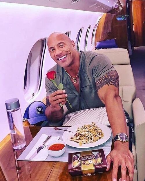 Ảnh The Rock meme khi không biết nói gì