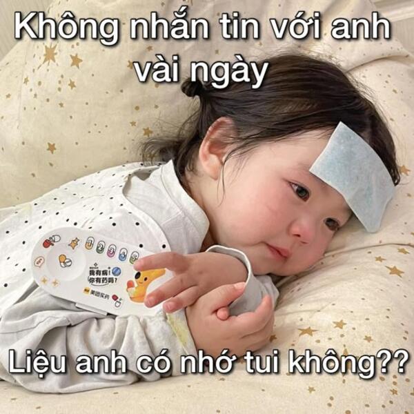 Ảnh meme em bé mếu