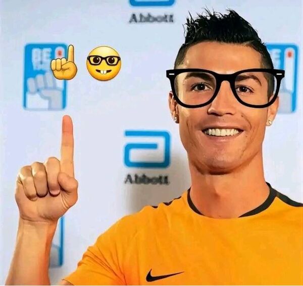 Ảnh Ronaldo meme cười