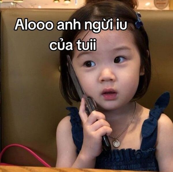 Ảnh meme biểu cảm khi gọi điện thoại cho người yêu