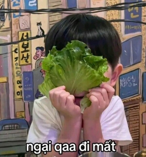 Ảnh meme ngại khi đi ăn gặp người mình thích